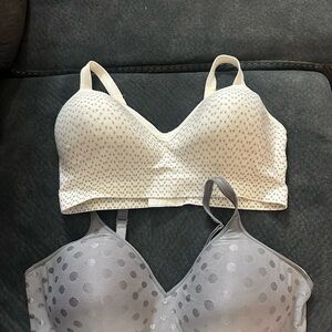 Hanes Two-Pack Smooth T-Shirt Bras in Ivory and Light Gray